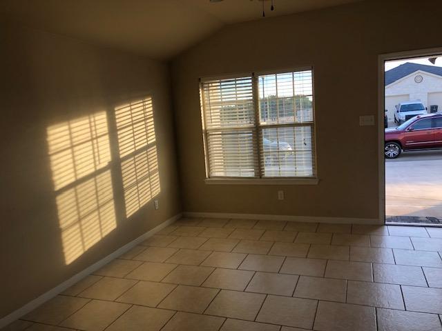 Building Photo - 4611 Cambridge Dr