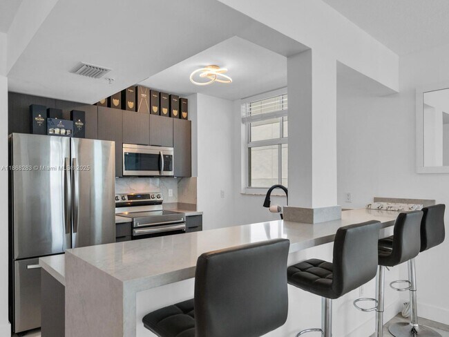 Building Photo - 1250 N Miami Ave