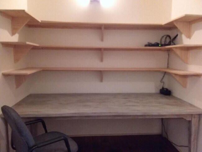Office Area - 1221 N Tonti St