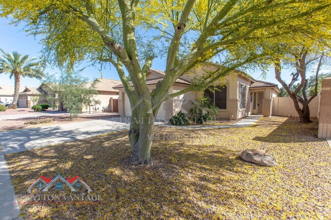 Building Photo - 8039 W Alex Ave