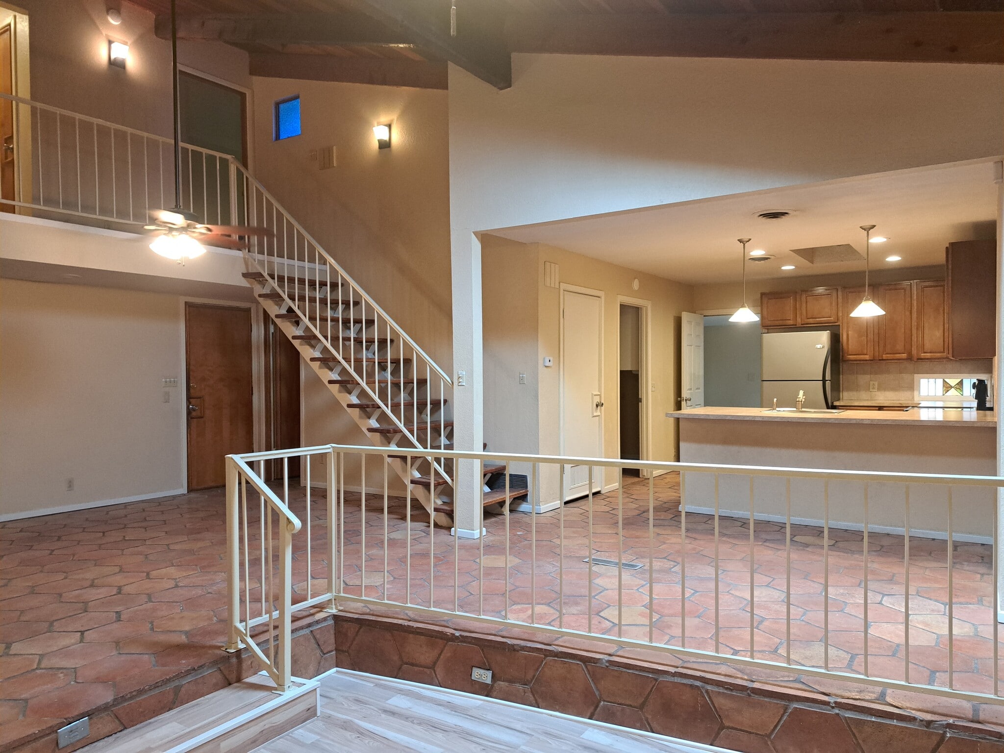 Building Photo - 2331 Siesta Ln