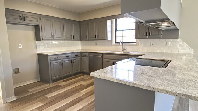 Building Photo - 206 Stonecliff Dr
