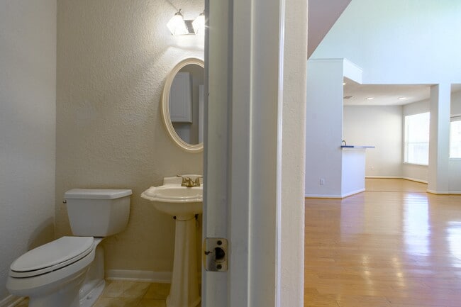 Building Photo - 2918 Five Oaks Dr