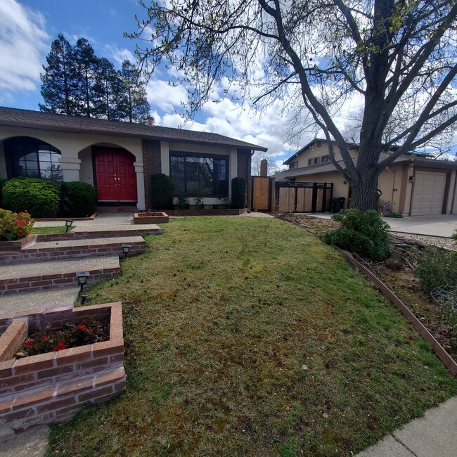 Building Photo - Updated Clayton Rancher w RV Parking near ...