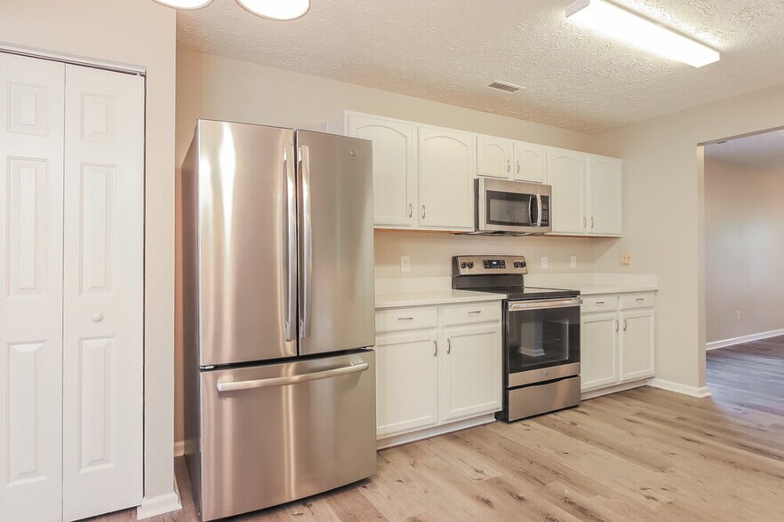 Building Photo - 5700 Brambleton Ave