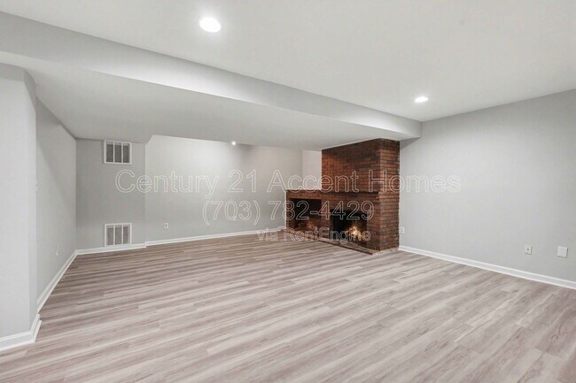 Building Photo - 1012 Aquia Dr