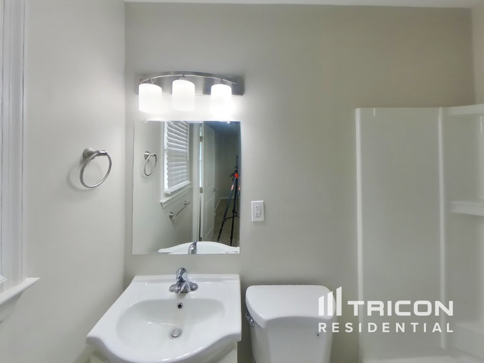 Building Photo - 402 Vixen Pl