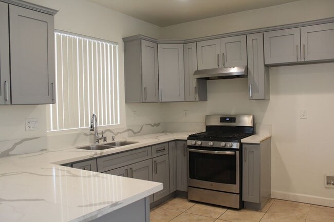 Building Photo - 13289 Coffeetree St