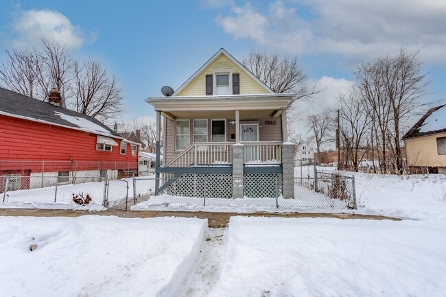Building Photo - 131 E 117th St