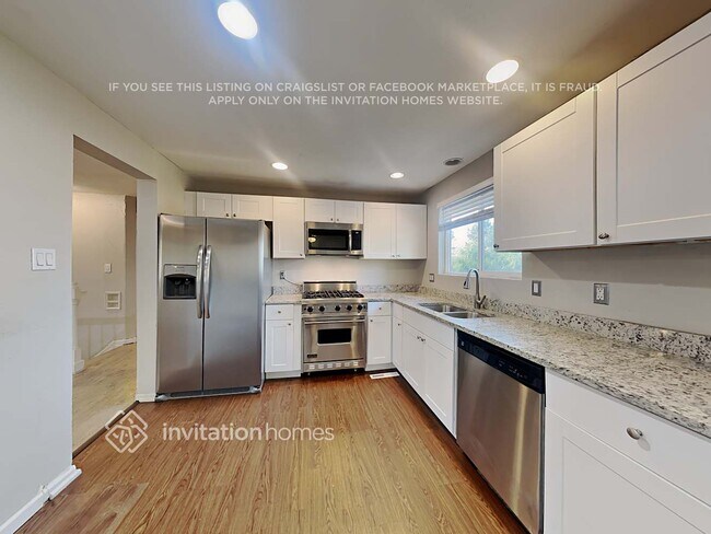 Building Photo - 387 Helena Cir