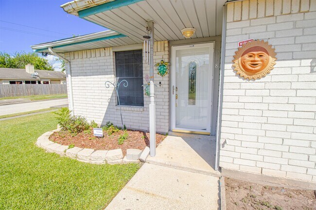 Building Photo - 918 Littleport Ln