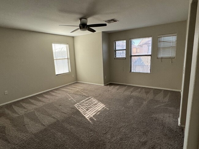 Building Photo - Fantastic 3-bedroom, 2-bathroom townhome  --  1/2 off first month's rent