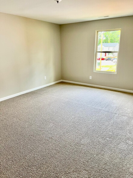 Building Photo - Room in Single Family Home on Slippery Elm Dr