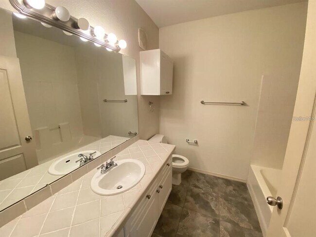 Building Photo - 2725 Via Cipriani