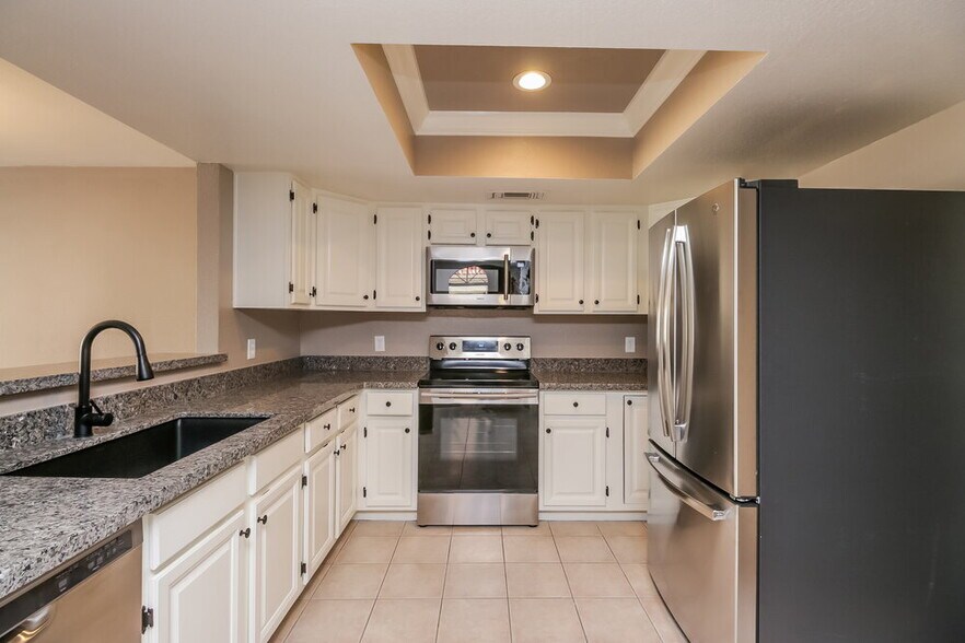 Building Photo - 1534 E Campbell Ave