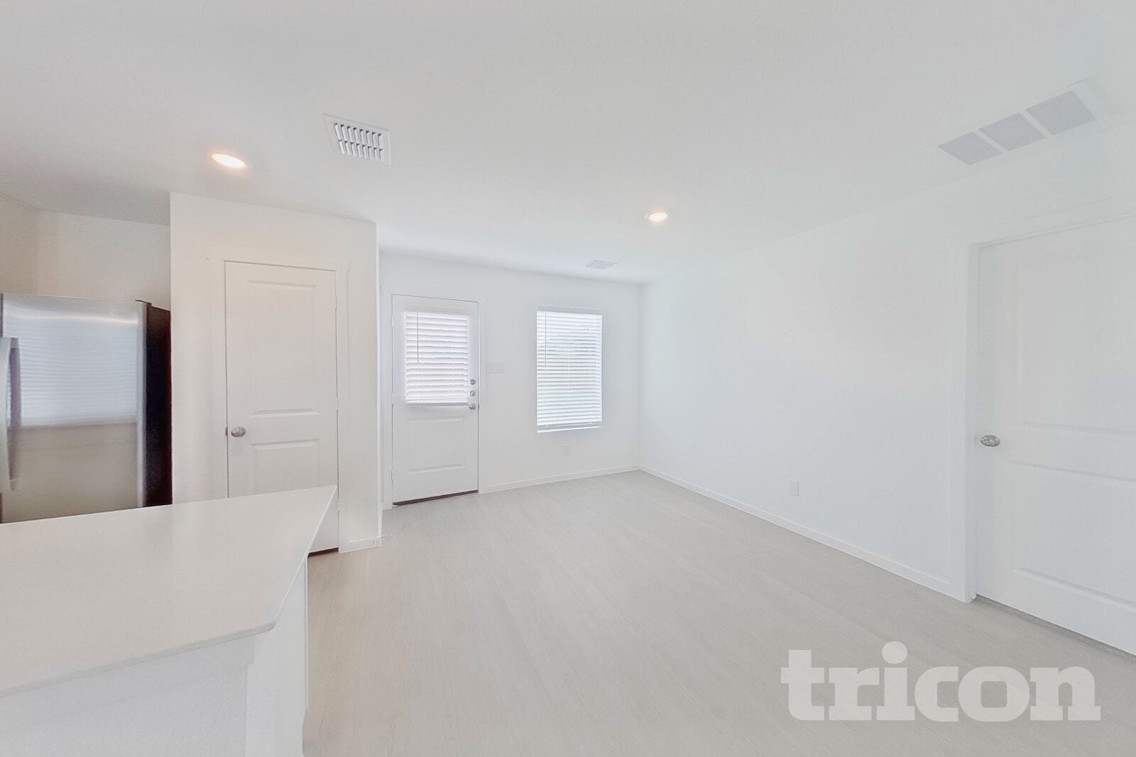 Building Photo - 1601 Parlier St