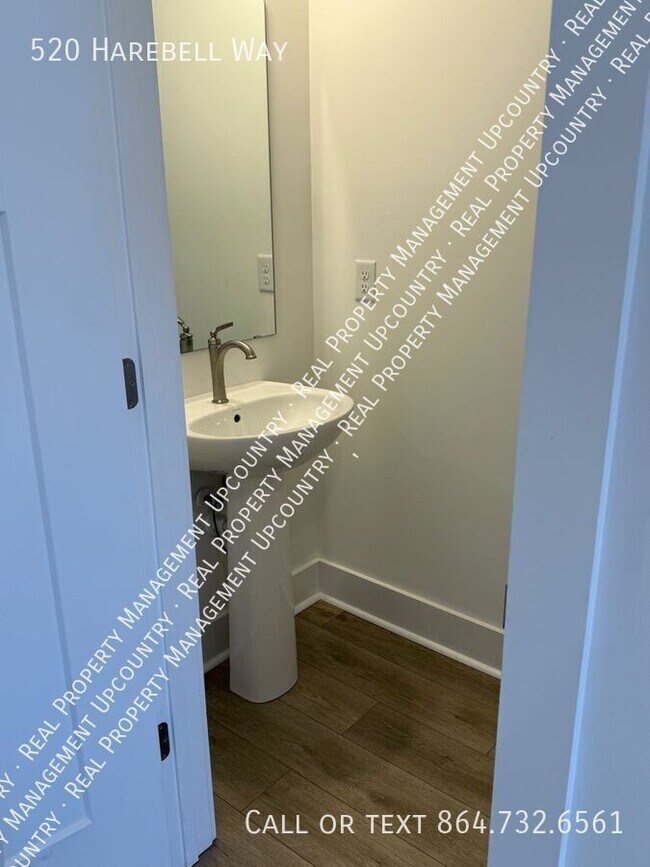 Building Photo - 520 Harebell Wy