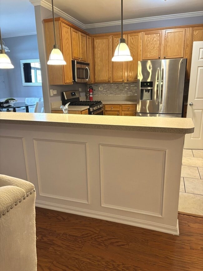 Building Photo - 549 Springbrook Trail N