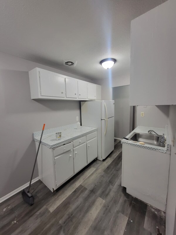 Building Photo - 14835 Euclid Ave