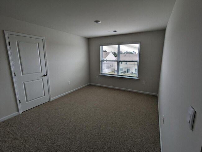 Building Photo - 1767 Odessa Ln