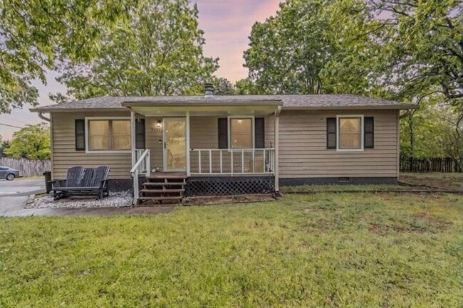 Primary Photo - 2031 Millard Rd