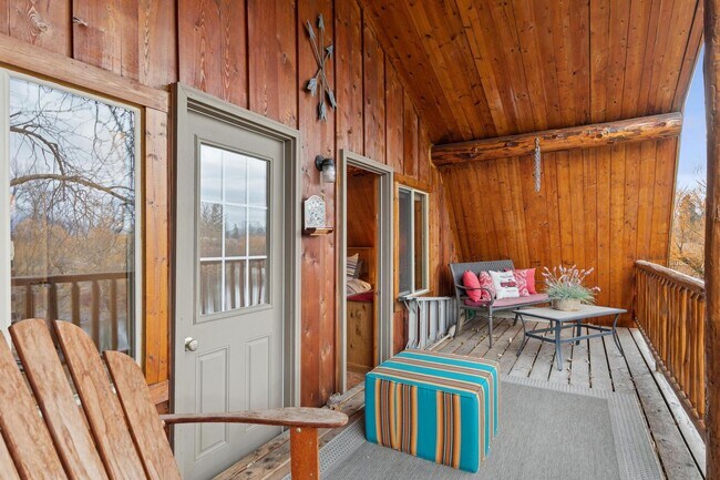 Building Photo - 4 bedroom  Whitefish River Cabin