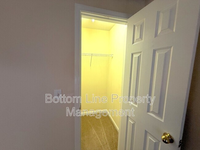 Building Photo - 13031 Bullock Greenway Blvd