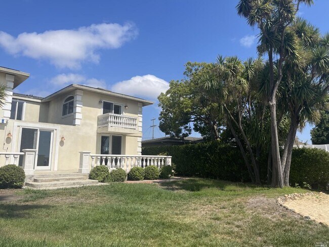 Building Photo - 124 Montego Key