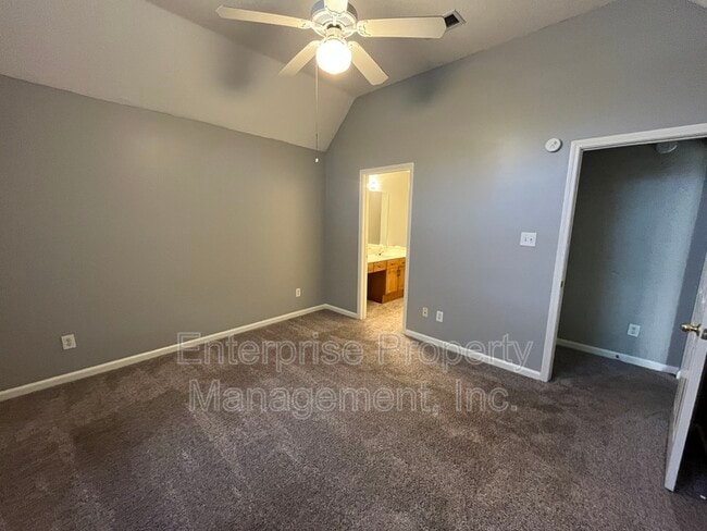 Building Photo - 1096 Sunstar Dr