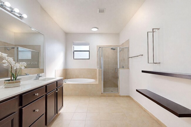 Building Photo - 16620 SW 42nd Terrace