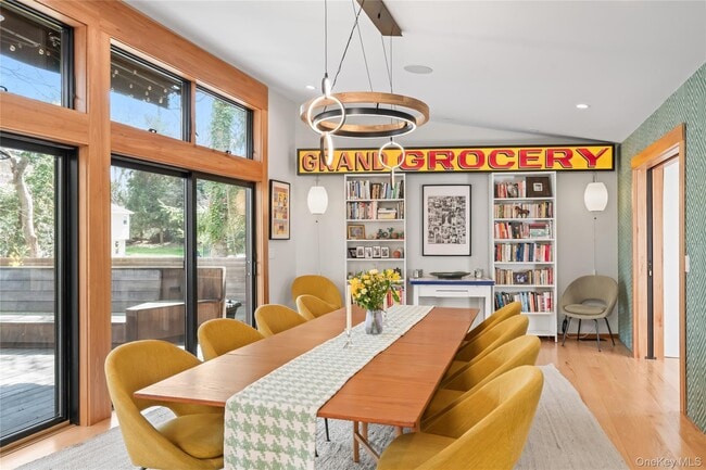 Building Photo - 14 Tall Tree Ct