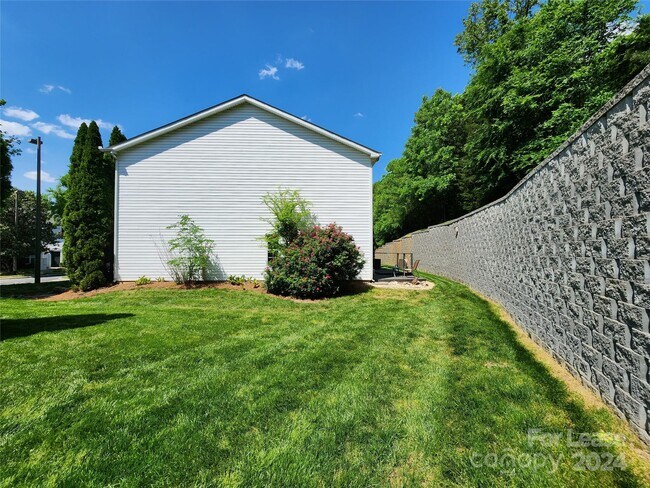 Building Photo - 2434 Ryerson Ct