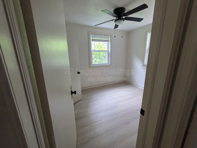 Building Photo - 517 Hornor Ave