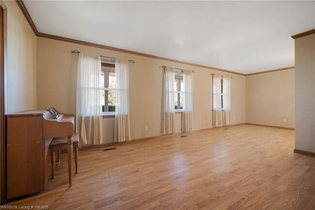 Building Photo - 6014 Park Ave