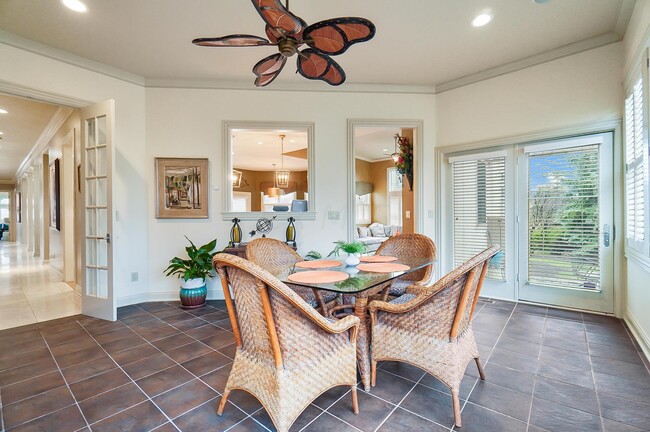 Building Photo - 6655 Traquair Pl