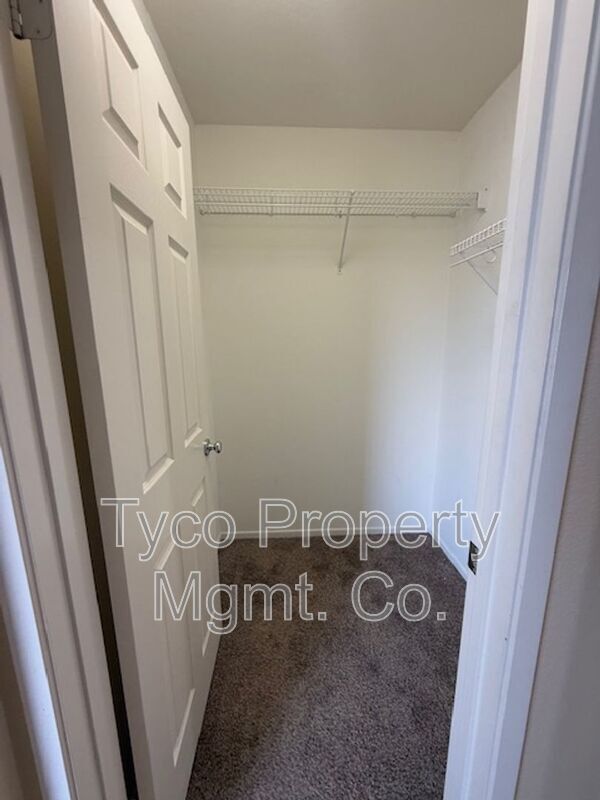 Building Photo - 1504 Welch Pl