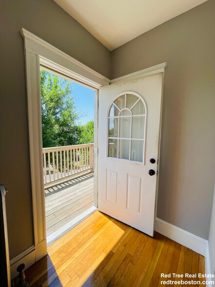 Building Photo - 187 Fellsway W