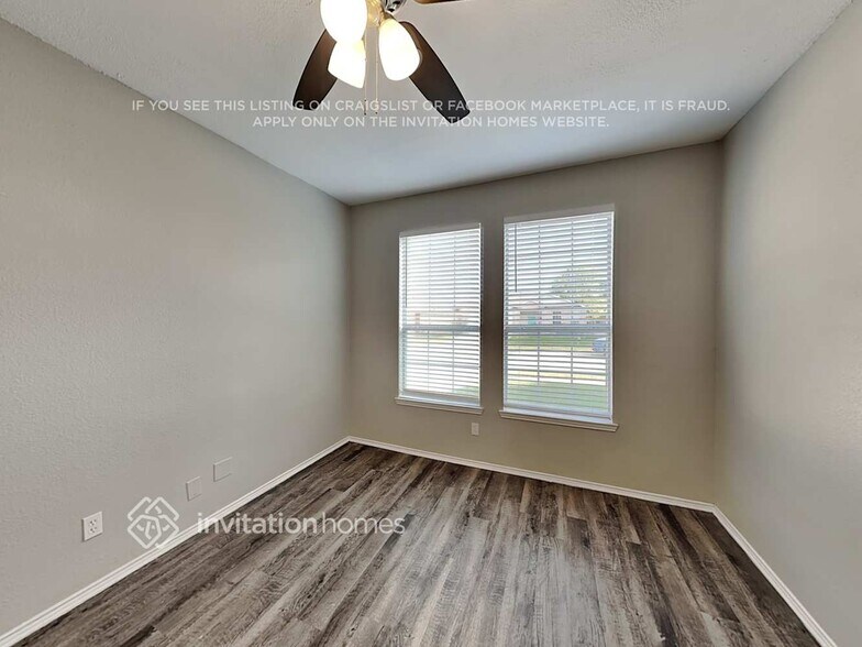 Building Photo - 1060 Pullman Dr