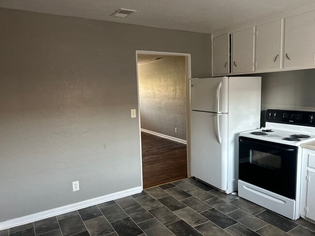 Building Photo - Forest Court Apartment Homes