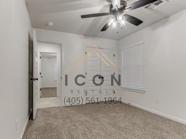 Building Photo - 5001 SE 86th St