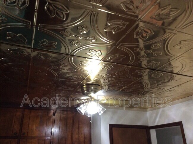 Building Photo - 1417 Pennel Dr