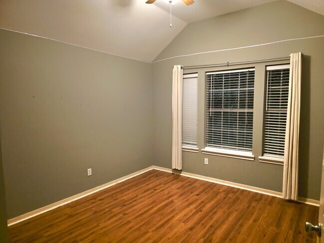 Building Photo - 506 Birch Hill Dr