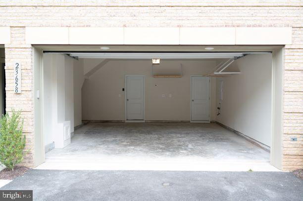 Building Photo - Stylish Townhome Living in Desirable Ashburn Community