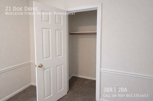 Building Photo - 21 Doe Dr