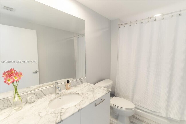 Building Photo - 951 Brickell Ave