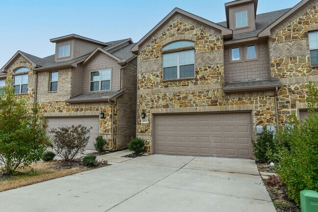 Building Photo - 6819 Jade Dr