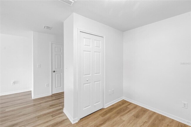 Building Photo - 8517 Edgewater Pl Blvd