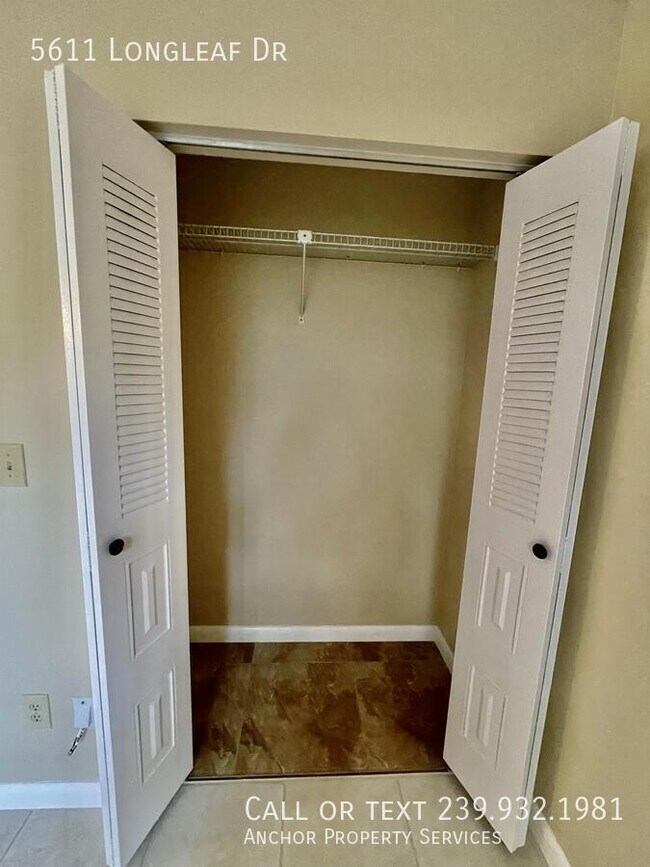Building Photo - 5611 Longleaf Dr