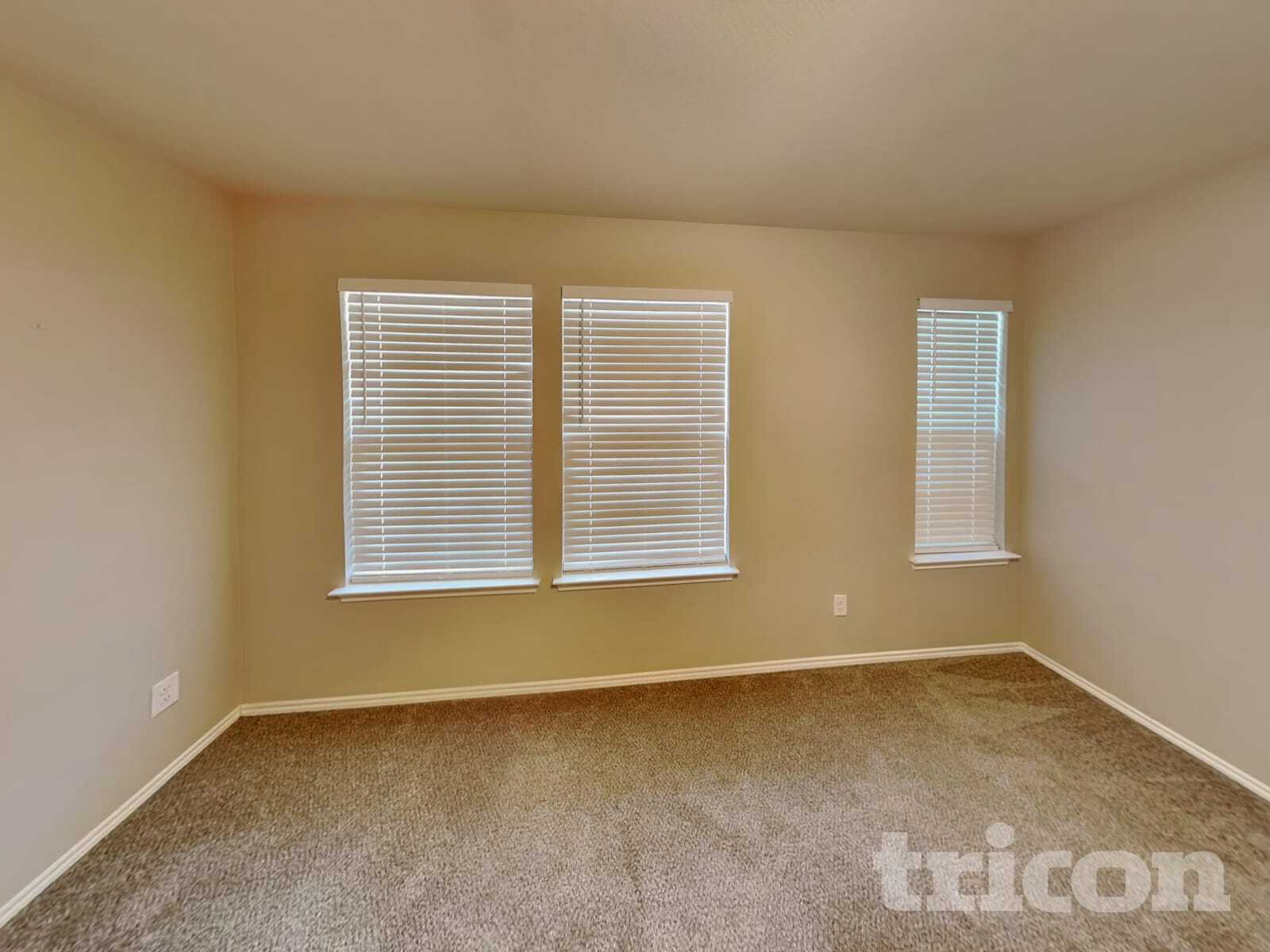 Building Photo - 208 Carson Dr