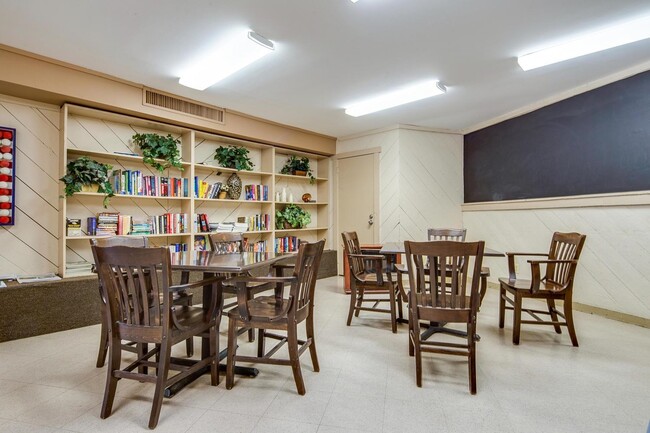 Building Photo - 507 Teal Plaza